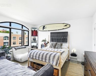 125 Parkside Avenue - Photo Thumbnail 2