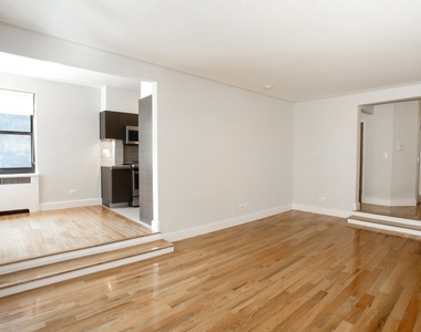 8 Gramercy Park South - Photo Thumbnail 3