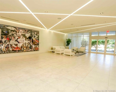 4250 Biscayne Blvd - Photo Thumbnail 2