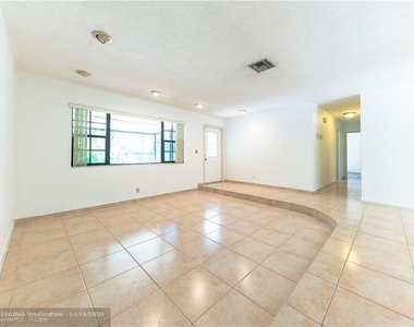 3001 Sw 142nd Ave - Photo Thumbnail 10