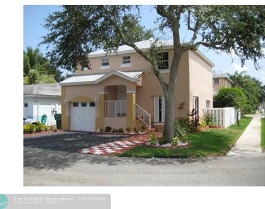 4254 Sw 72 Wy - Photo Thumbnail 1