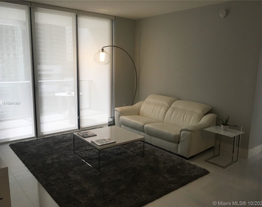 1010 Brickell Ave - Photo Thumbnail 1