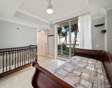 3801 Collins Ave - Photo Thumbnail 9