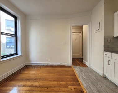 25-21 31st Ave - Photo Thumbnail 2