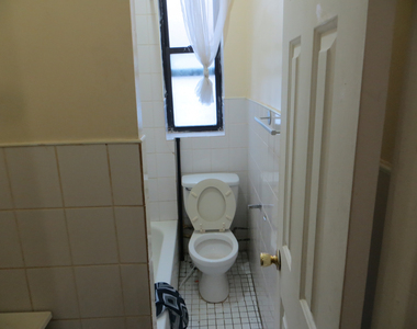 1226 Lincoln Place - Photo Thumbnail 3