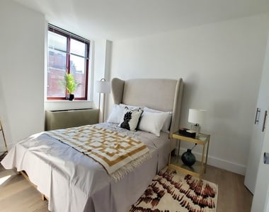 444 West 35th Street - Photo Thumbnail 2