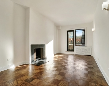 235 West 22nd Street - Photo Thumbnail 2