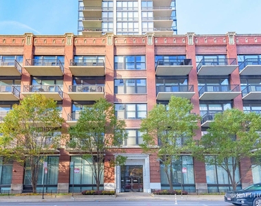 210 South Desplaines Street - Photo Thumbnail 12