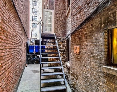 330 East 35th Street - Photo Thumbnail 3