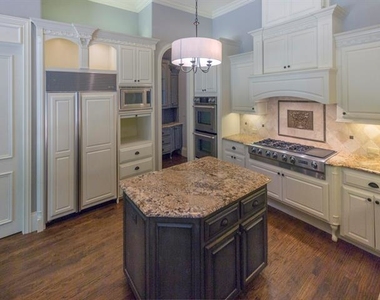 3104 Briarwood Lane - Photo Thumbnail 7