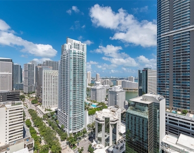 1060 Brickell Ave - Photo Thumbnail 0