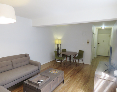 320 East 35th Street - Photo Thumbnail 2