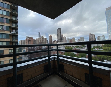 55 West End Avenue - Photo Thumbnail 8