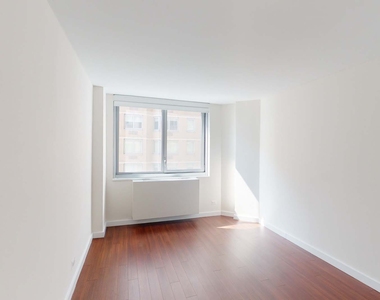 401 East 34th Street - Photo Thumbnail 4