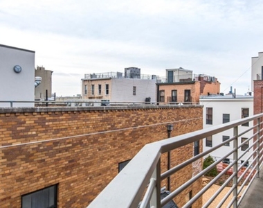 185 Leonard St - Unit: 2d - Photo Thumbnail 8