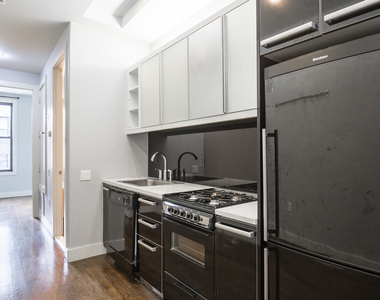 179 Maujer St - Unit: 3R - Photo Thumbnail 2