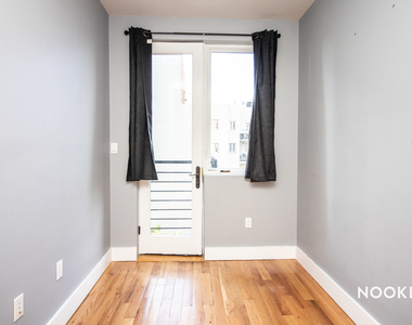 679 Grand St - Unit: 2B - Photo Thumbnail 11