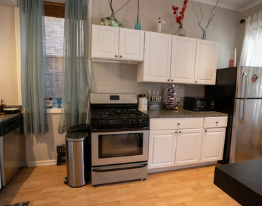 2656 North Ashland Avenue - Photo Thumbnail 8