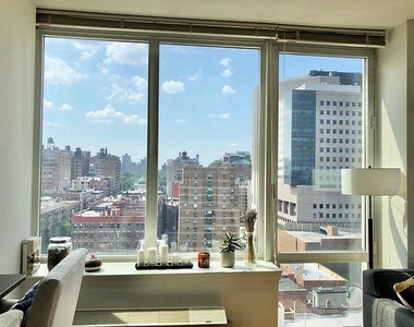 1510 Lexington Avenue - Photo Thumbnail 17