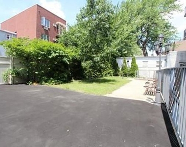 99 Kingsland Avenue - Photo Thumbnail 8