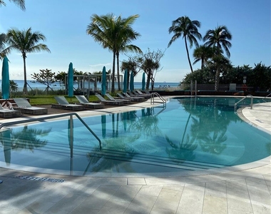 15701 Collins Ave - Photo Thumbnail 20