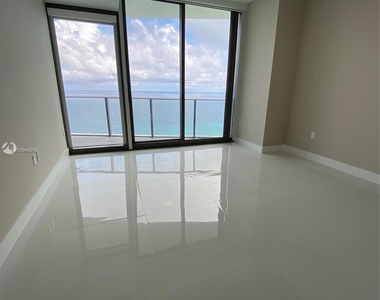 15701 Collins Ave - Photo Thumbnail 7