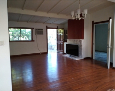 5057 Fulton Avenue - Photo Thumbnail 12