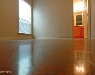 2415 Stutz Dr Apt B - Photo Thumbnail 5