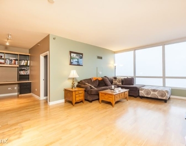 1841 S Calumet Ave 1004 - Photo Thumbnail 5