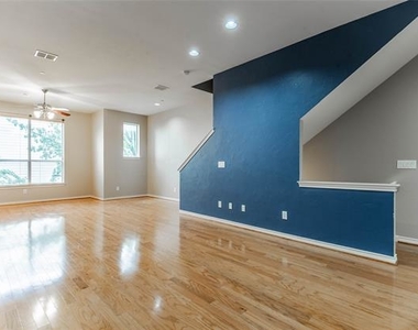 4315 Holland Avenue - Photo Thumbnail 3