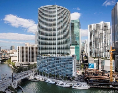 475 Brickell Ave - Photo Thumbnail 9