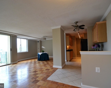 501 Slaters Lane - Photo Thumbnail 17