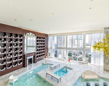 475 Brickell Ave - Photo Thumbnail 21