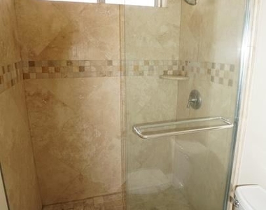 1033 6th St Apt 305 - Photo Thumbnail 5