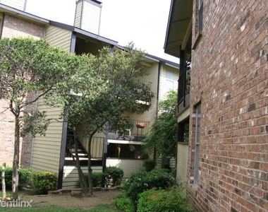 3350 Lombardy Ln - Photo Thumbnail 0