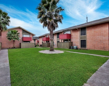 6009 Bellaire Blvd - Photo Thumbnail 5