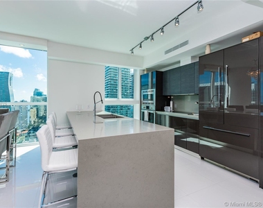 1080 Brickell Ave - Photo Thumbnail 7