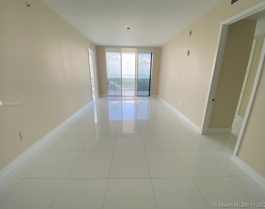 18201 Collins Ave - Photo Thumbnail 8