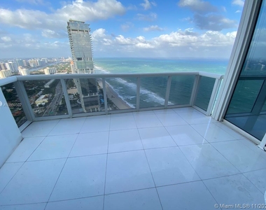 18201 Collins Ave - Photo Thumbnail 16