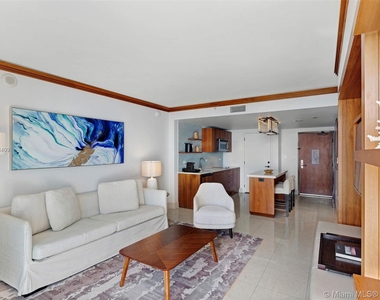 6801 Collins Ave - Photo Thumbnail 10