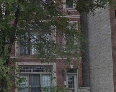 2551 N Southport Ave 2 - Photo Thumbnail 0