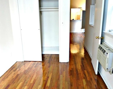 East 87th Street Great Deal, Bright 1 Bed - Photo Thumbnail 6