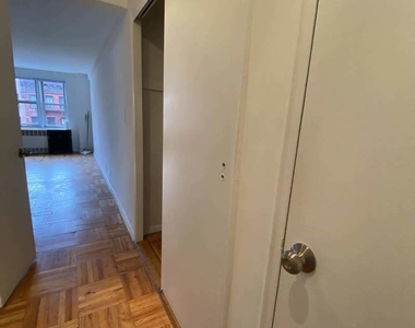 East 86th Street, No Fee, Reduced Price - Photo Thumbnail 3