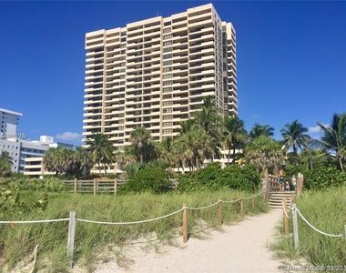 2555 Collins Ave - Photo Thumbnail 23