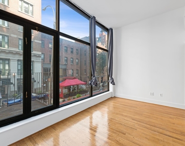 124 East 27th Street - Photo Thumbnail 2