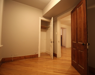 1042 West Newport Avenue - Photo Thumbnail 6