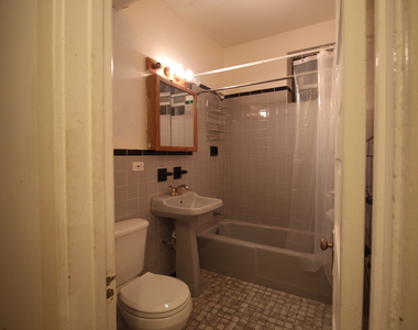 1042 West Newport Avenue - Photo Thumbnail 9