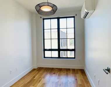 Ford Street, Brooklyn, NY 11213 - Photo Thumbnail 3