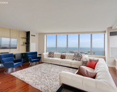 600 North Lake Shore Drive - Photo Thumbnail 6