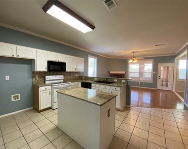 920 Buffalo Springs Drive - Photo Thumbnail 12